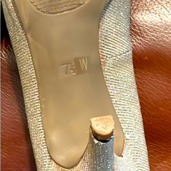 Great Wedding or Special Occasion shoes.  Kelly & Katie brand size 7.5 W. - Picture 10 of 11